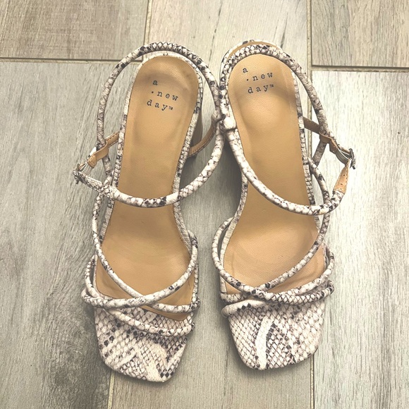 Shoes - Sandals block heel